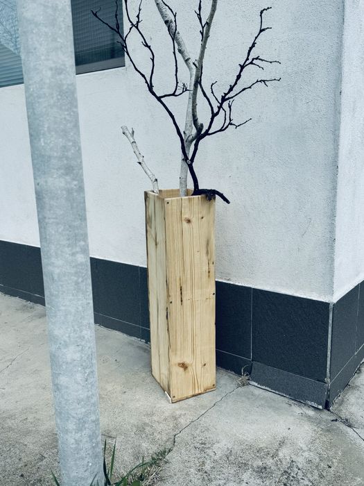 Артистични дървени вази – ръчна изработка с душа