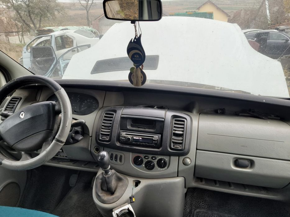 Dezmbrez renault trafic