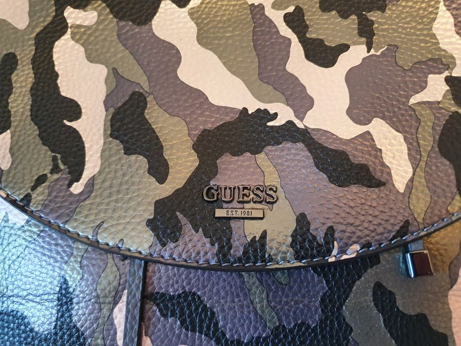 ОРИГИНАЛНА *** чанта GUESS Bobbi-Нова