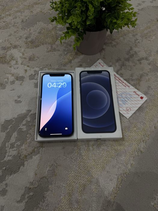 Продам iPhone 12