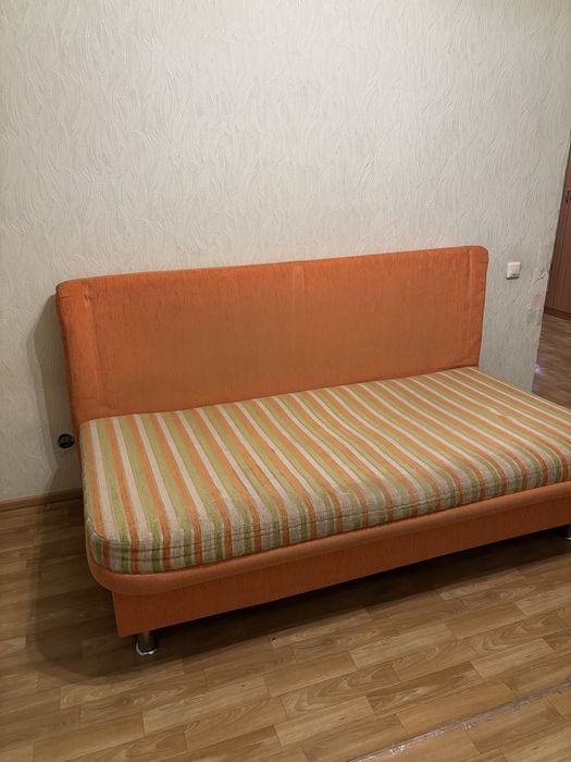 Диван для спальни