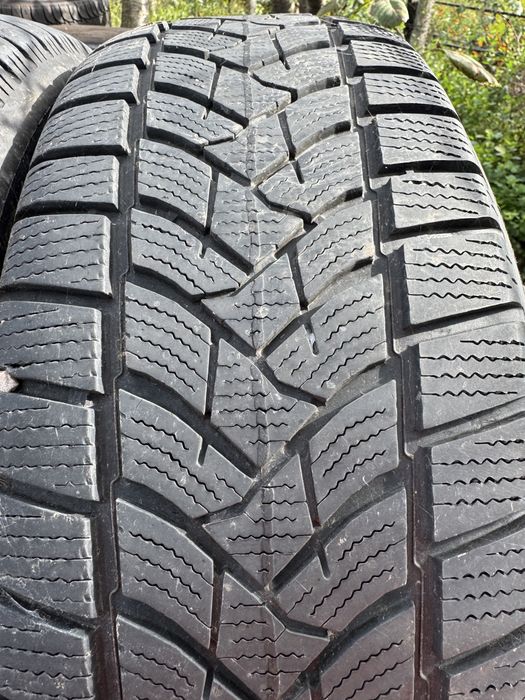 Set 2 anvelope 225 65 r17 Dunlop de iarna