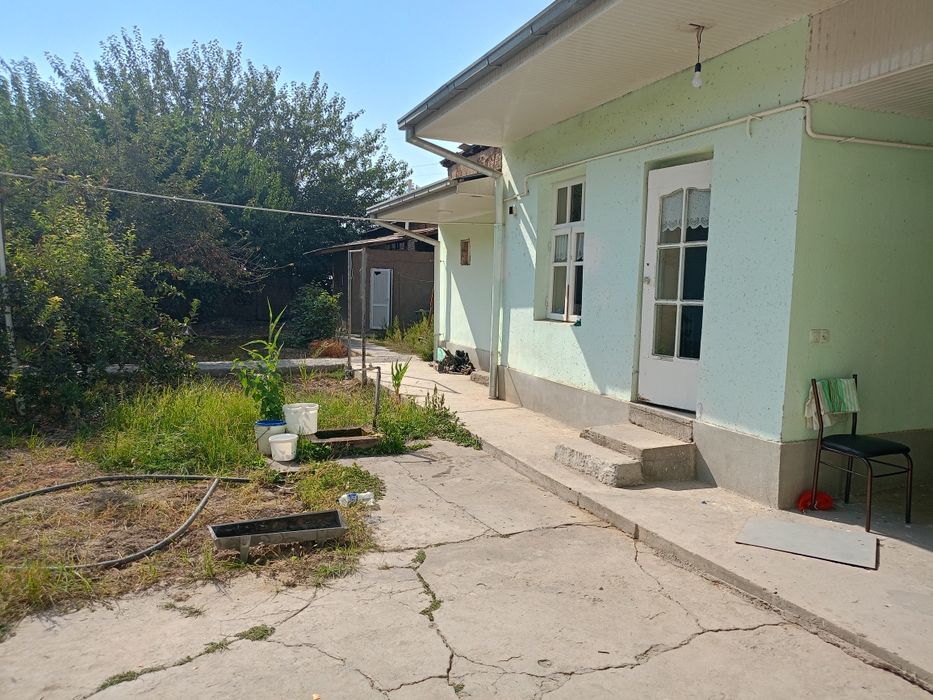 Hovli uy 1-sotih 25 000$ dan