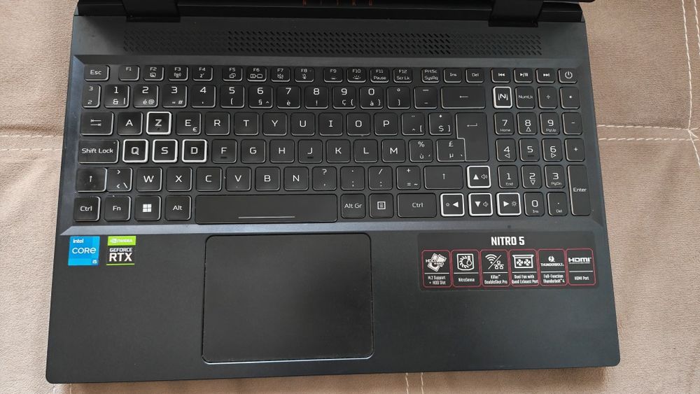 Acer Nitro 5 16chi