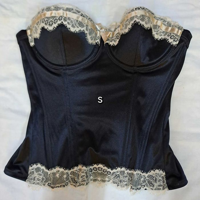 Bustiere 20 lei toate