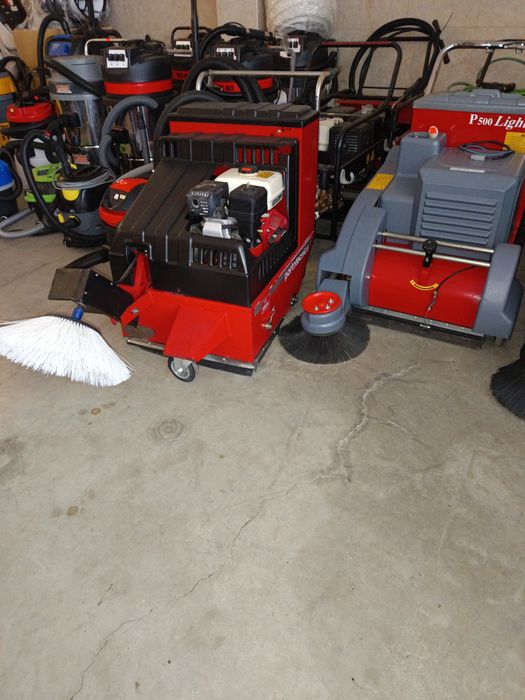 Бензинова метачна машина