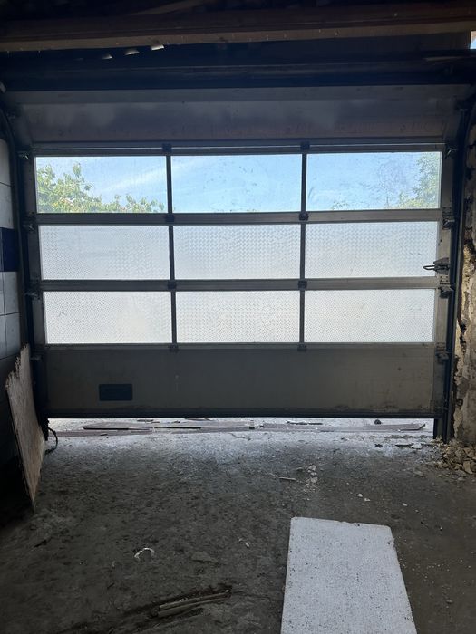 Vand 3 usi de garaj aluminiu