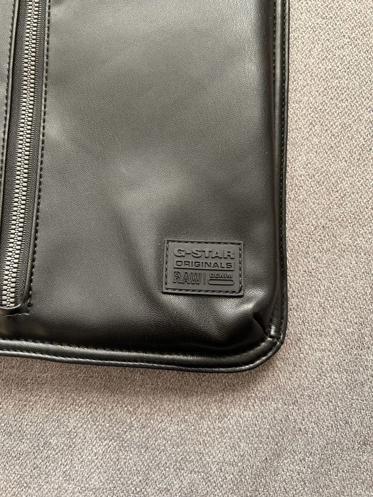 Мъжка чанта за рамо