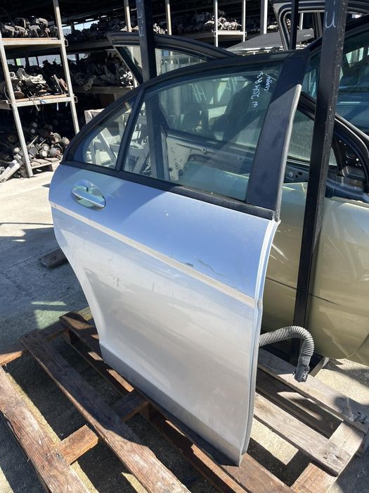 Врата Mercedes W204