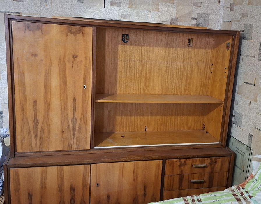 Отдам сервант, самовывоз