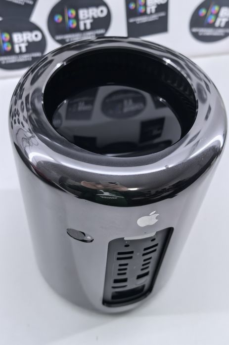 Apple Mac Pro Intel xeon e5 64gb ssd 1tb gpu radeo 2 x D500 3gb