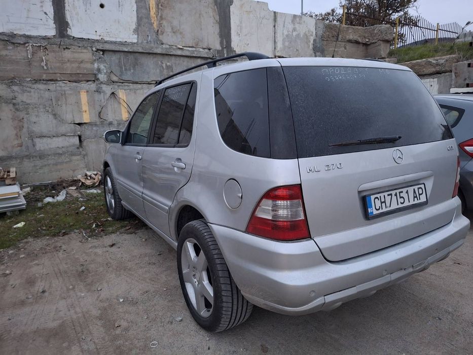 Продавам Mercedes ML270