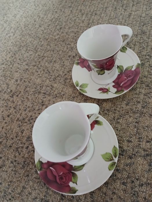 Чаши  за  чай  или  кафе  с  чинийка -  2  броя  Новогодишен Подарък