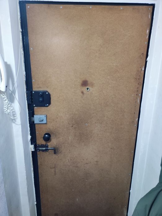 Продам дверь железную