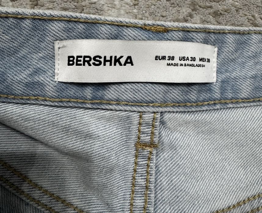 Голубые джинсовые шорты