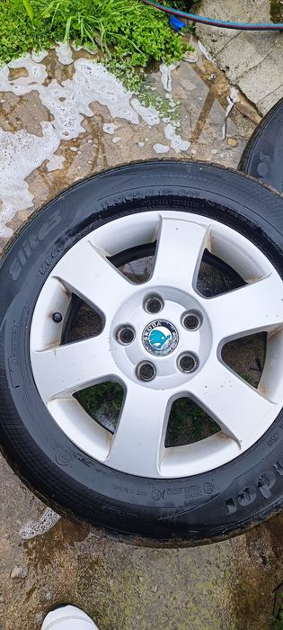 Vând jante originale Skoda R15 5x112
