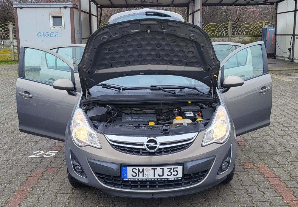 Opel Corsa 1.2 16v 86cp Euro5 5viteze  2013