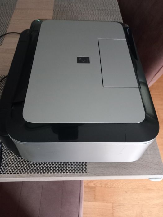 Продавам мултифункционално устройство  3в1 Саnon MP620