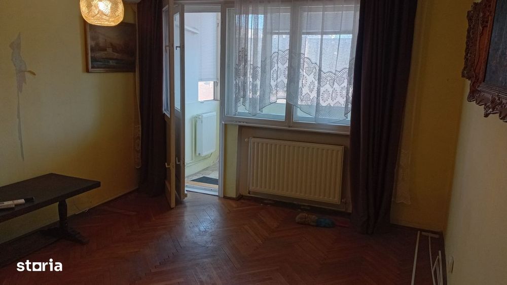 Vand apartament 2 camere Piata Mihai Viteazul