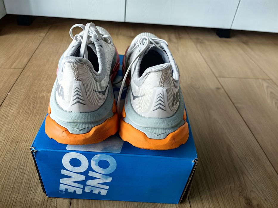 Vand pantofi sport Hoka