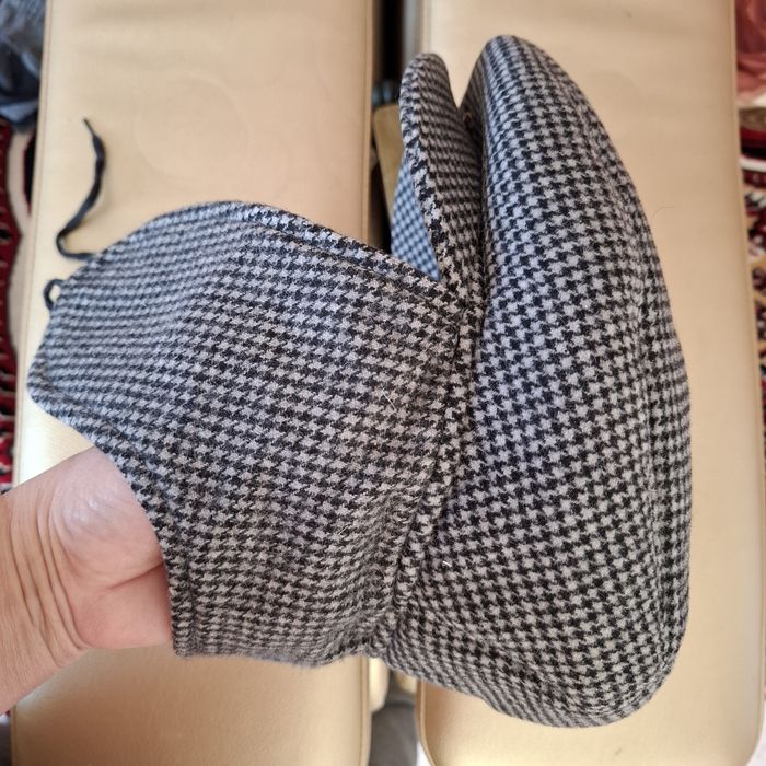 Мужской шапки,кепка.