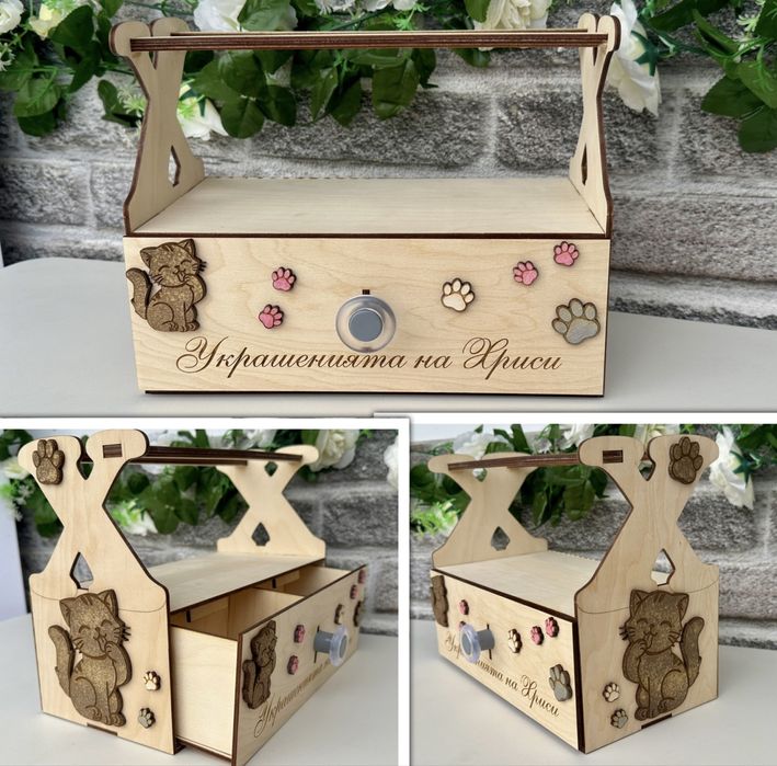 Поставка за диадеми с чекмедже за аксесоари