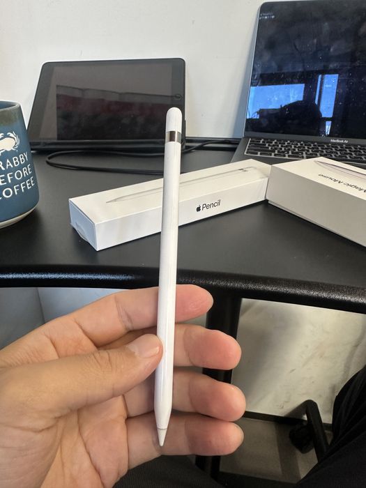 Продам apple pencil 1