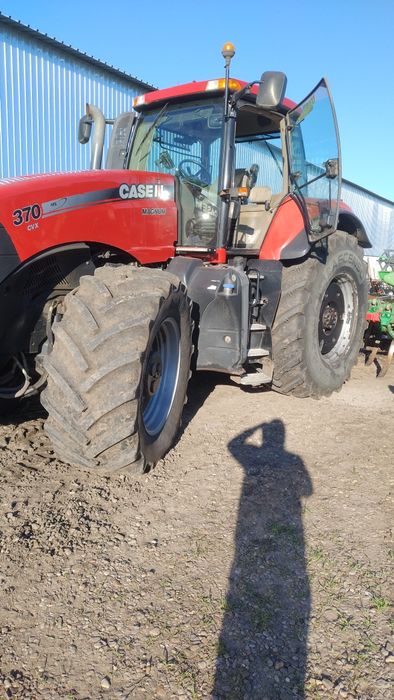 Tractor case Magnum 370 an fabricatie 2014 cauciucuri spate noi