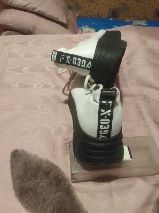 Туфли белые,кожаные