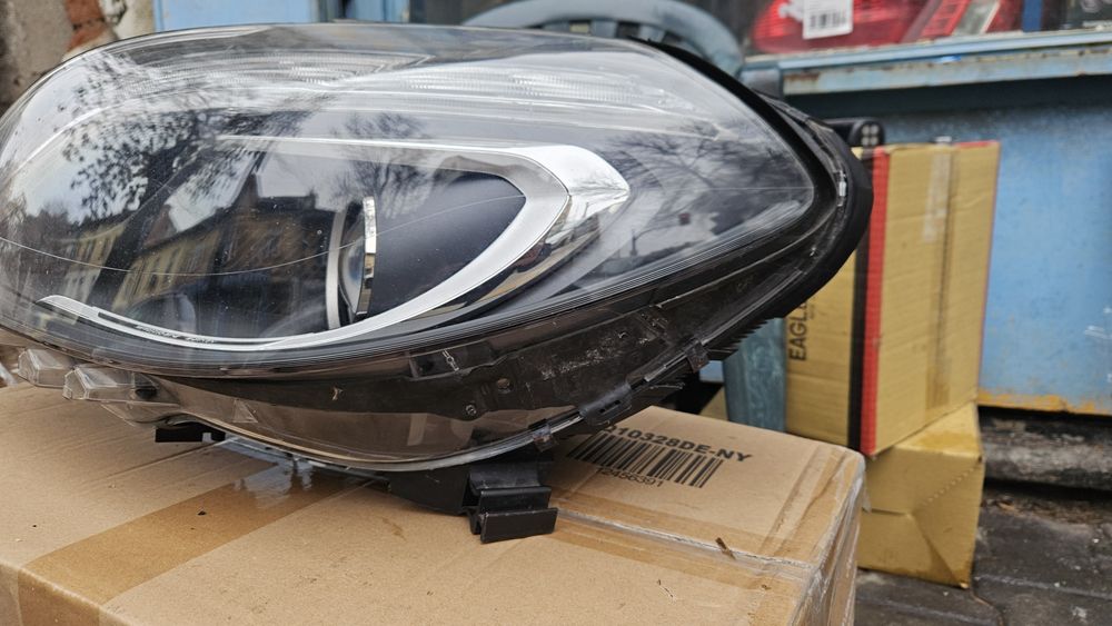 Ляв Фар за Mercedes B-klas w246(Дефектен)