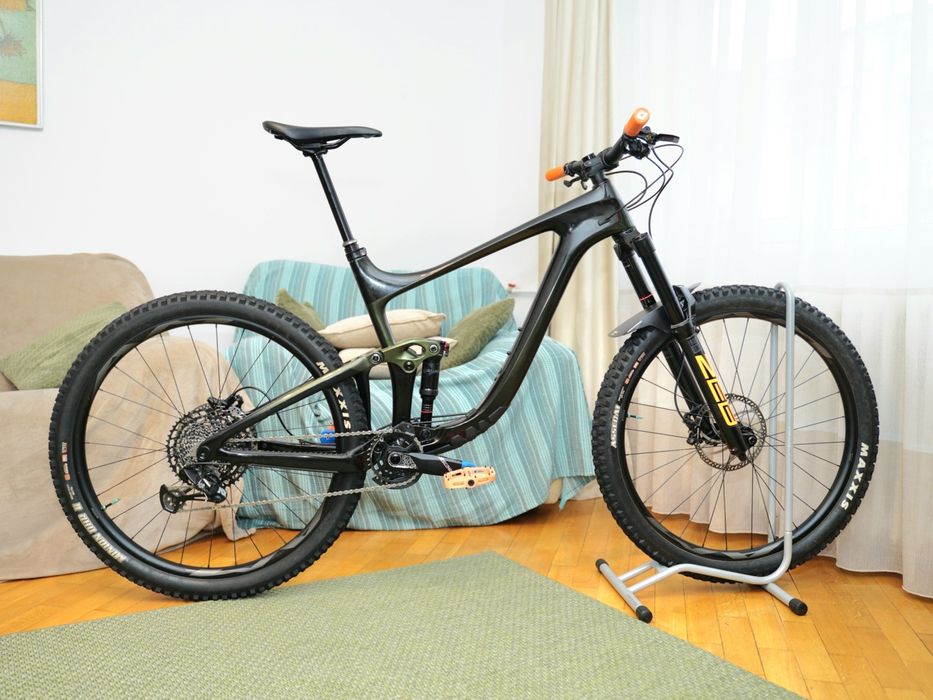 Bicicleta mtb full suspension super enduro Giant Reign