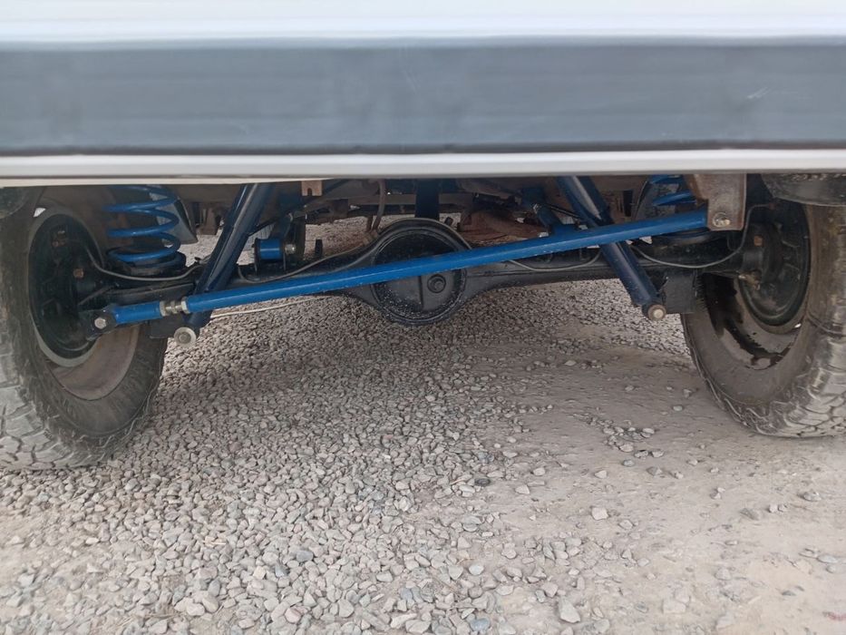 Niva 1990-yil srochna sotiladi 3700$