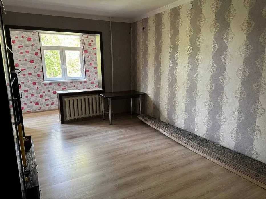 Продаётся квартира Юнусабад15 2 ком линя метро чистим ремонтом