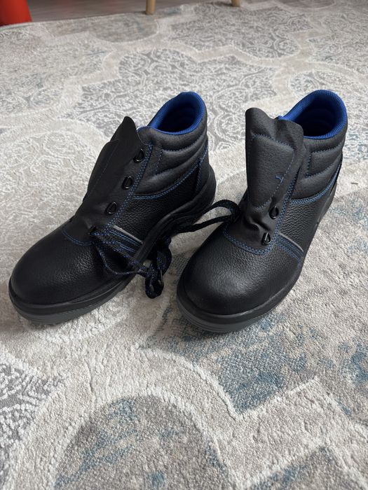Продам Спецобувь 43 размер