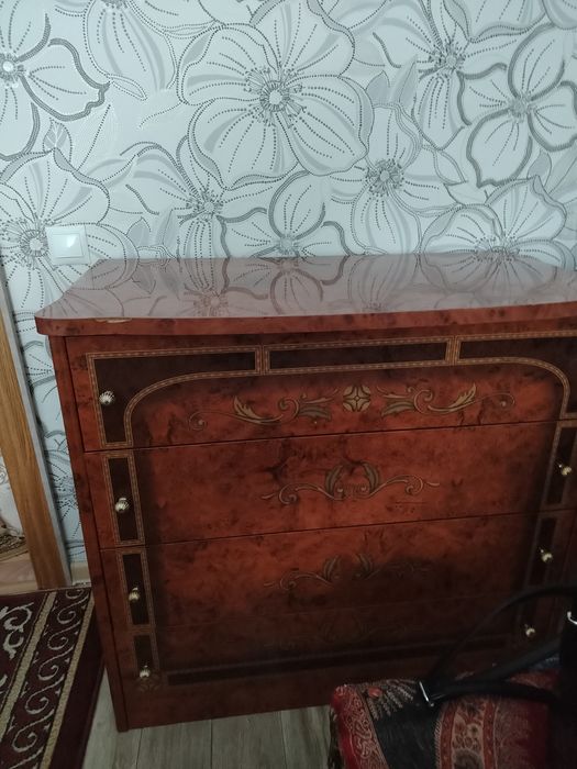 Продам кровать и комод