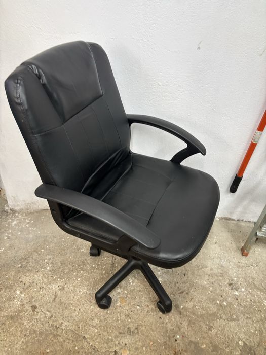 Кожен Офис стол