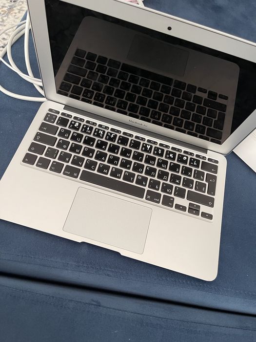 MacBook Air Model A1465