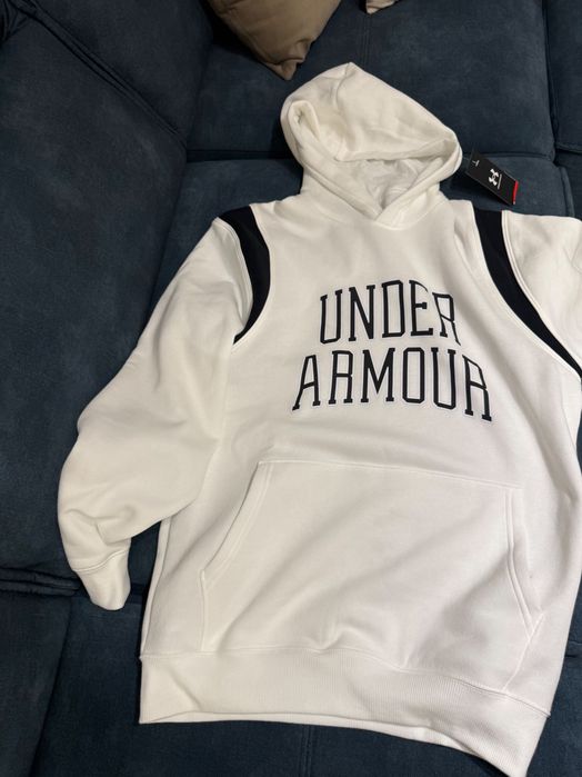 Under armour суитчер