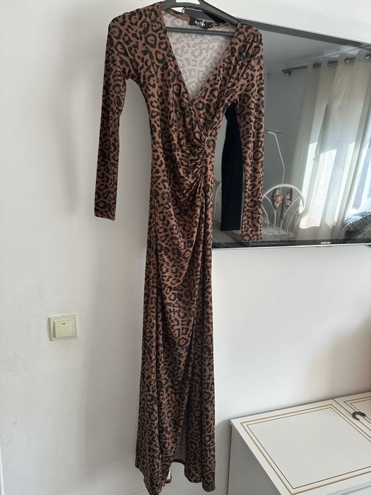 Продаю платье новые