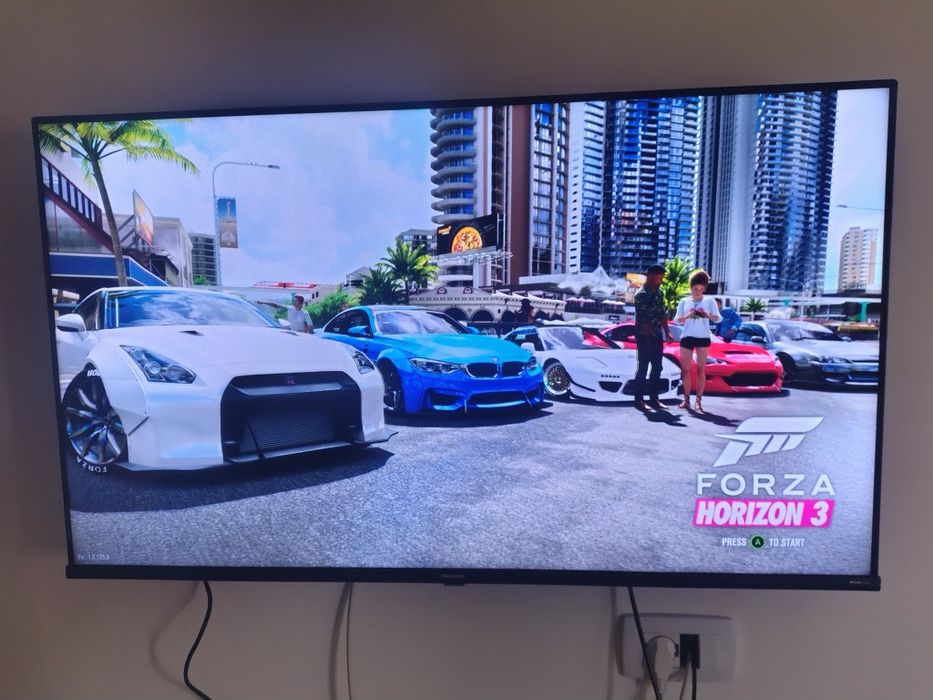 Xbox One S 1TB + 12 jocuri (Watch Dogs 2, FIFA 18)