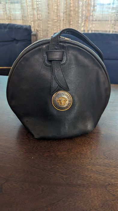 Продам кожаную барсетку- сумку известного бренда