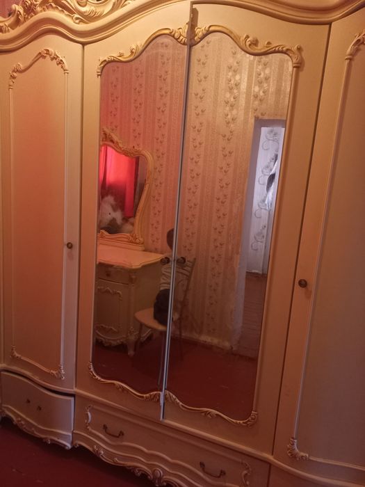 Спальный гарнитур