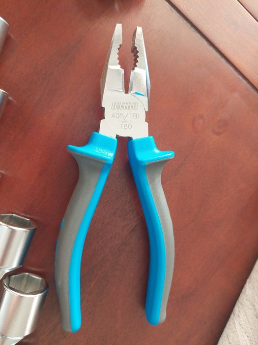 Facom Unior Инструменти