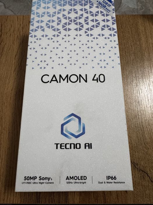 "TECNO AI Camon 40