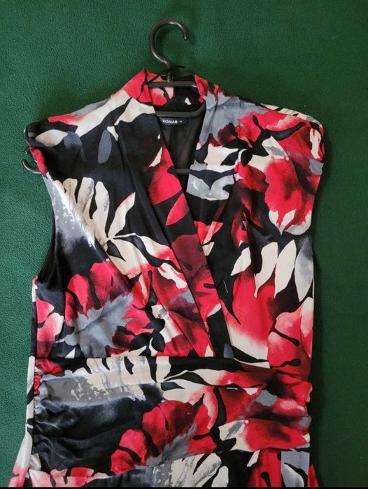 Rochie  nouă .Roman.UK