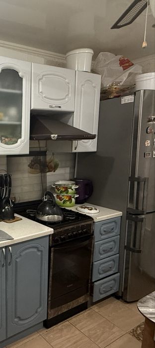 Продам газ плиту и вытяжку