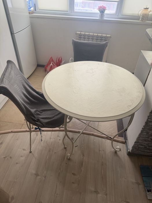 Продам стол со стульями