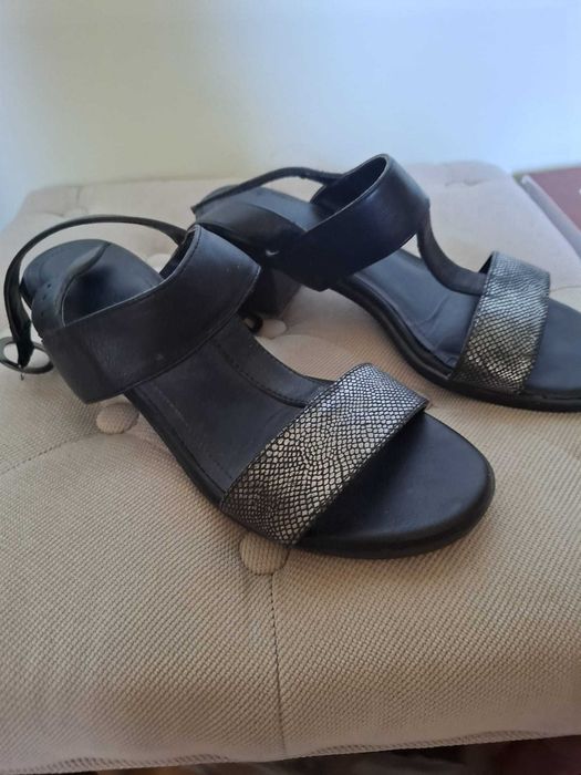 Sandale negre dama marimea 38