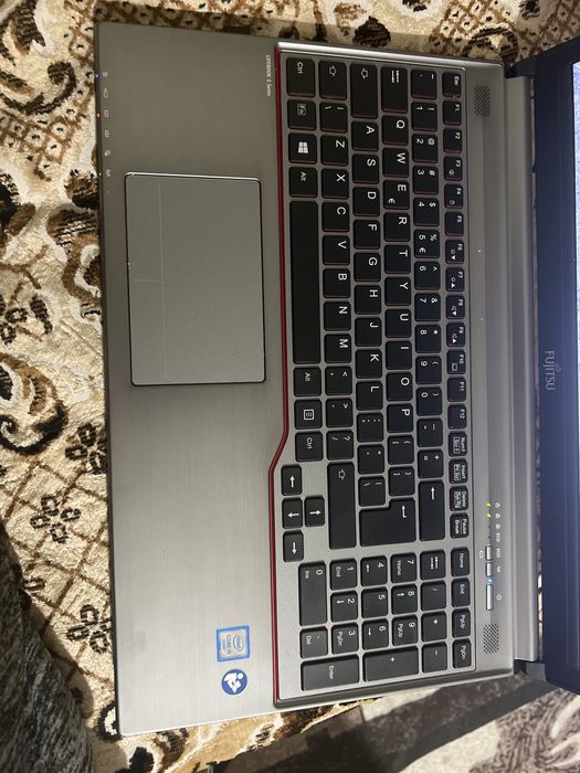 Здравейте продавам лаптоп FUJITSU в топ състояние без забелешки