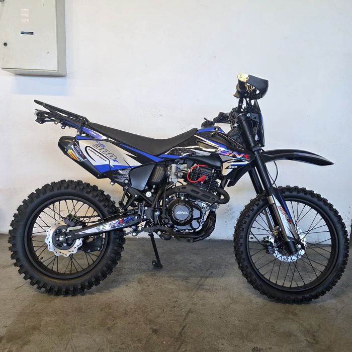 Cross Motocross BNK CB 300cc 4 Timpi Manual 5 trepte E-Start Kickstart Nou adus din Germania